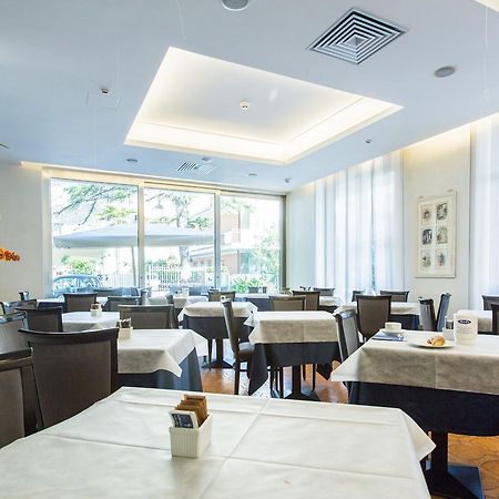 Nautilus Hotel Riccione Buitenkant foto